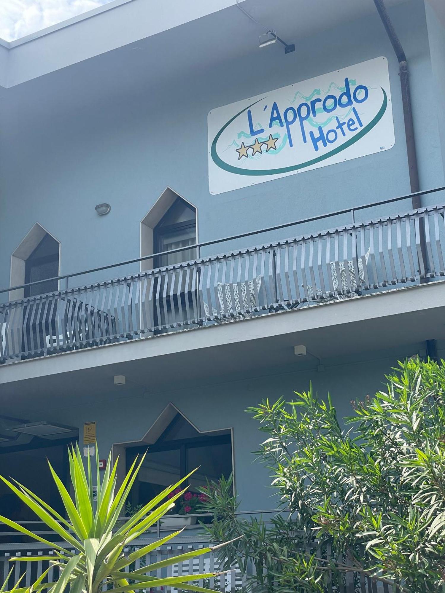 Hotel L'Approdo Чезенатико Экстерьер фото